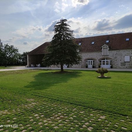 Domaine De La Ferme De Mont Bed & Breakfast Mormant Exterior photo
