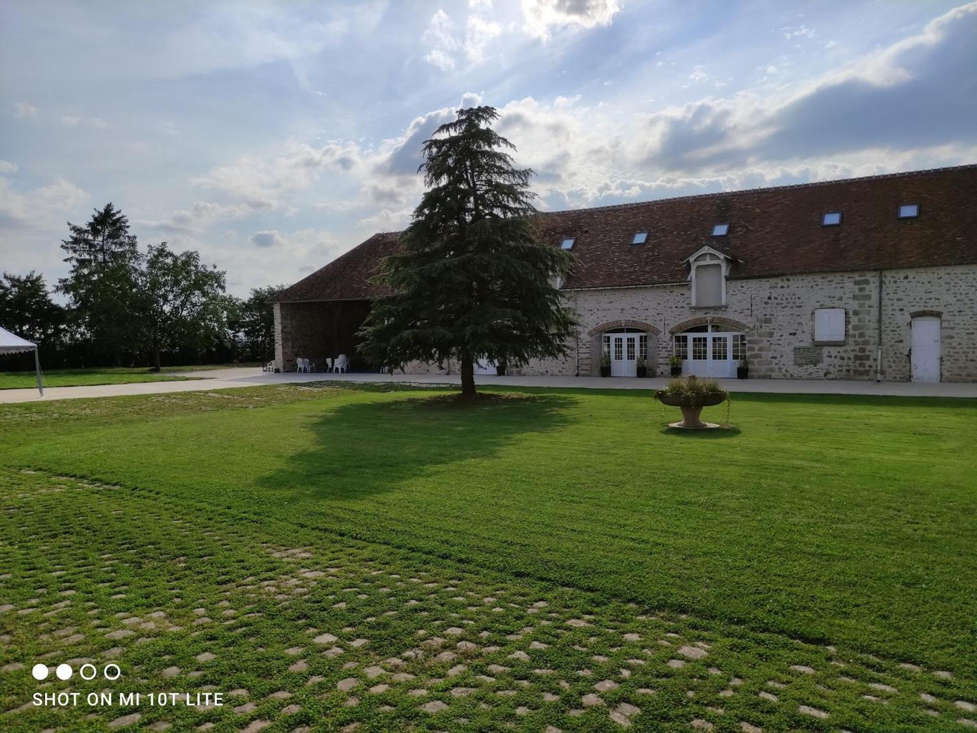 Domaine De La Ferme De Mont Bed & Breakfast Mormant Exterior photo